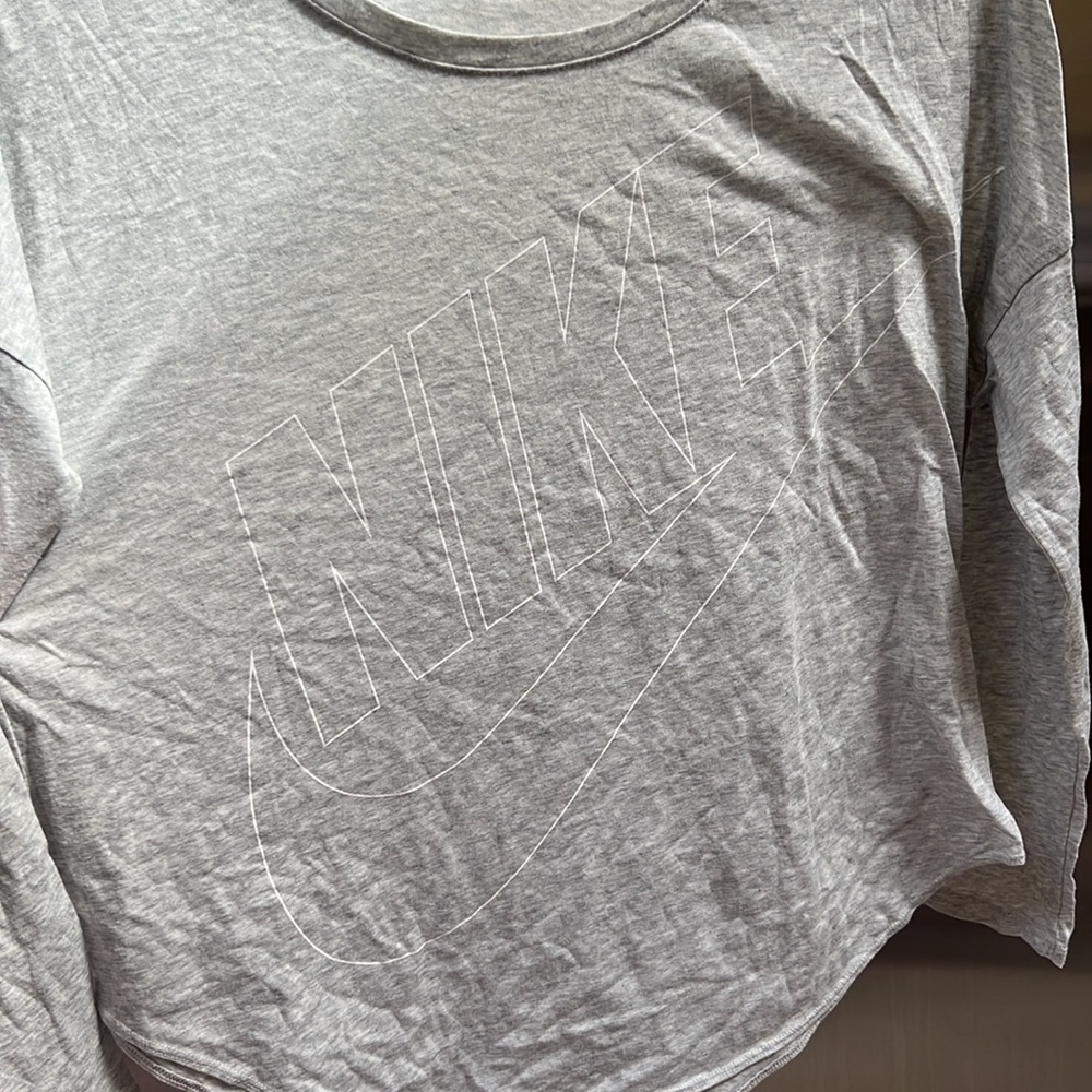 NIKE long sleeve shirt - Picture 2 of 4